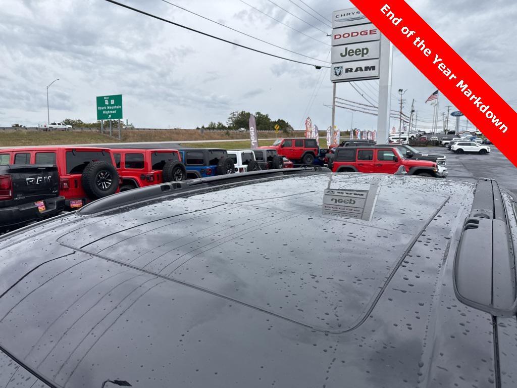 new 2026 Chrysler Pacifica car, priced at $52,295