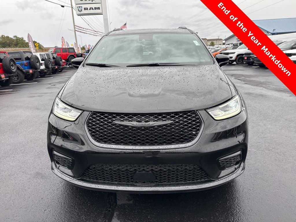 new 2026 Chrysler Pacifica car, priced at $52,295