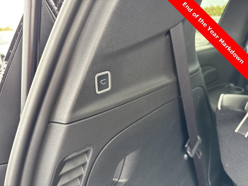 new 2026 Chrysler Pacifica car, priced at $52,295