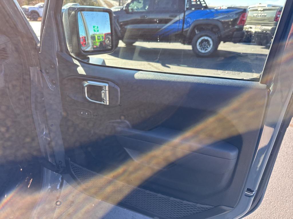 new 2026 Jeep Wrangler car, priced at $46,895