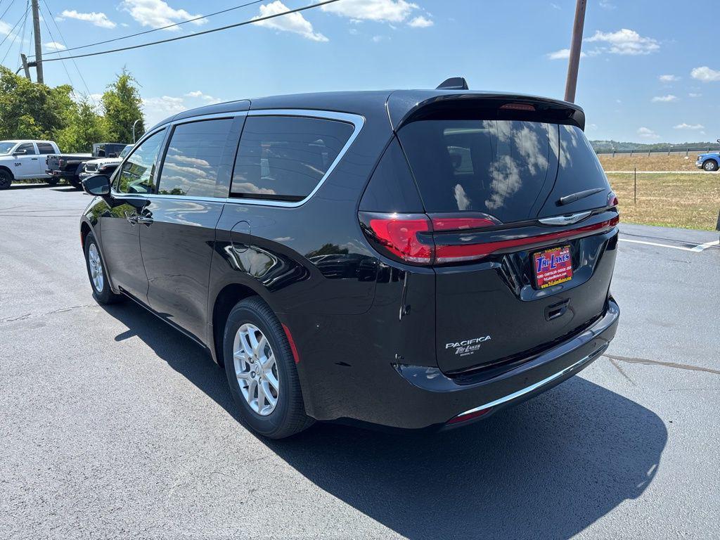 new 2025 Chrysler Pacifica car, priced at $39,934