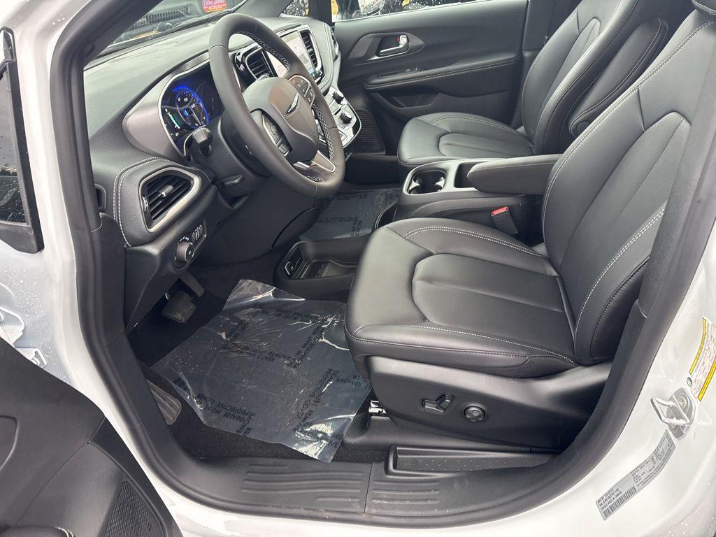 new 2026 Chrysler Pacifica car, priced at $46,145