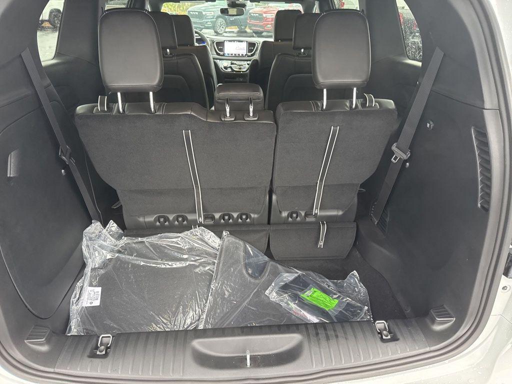 new 2026 Chrysler Pacifica car, priced at $46,145