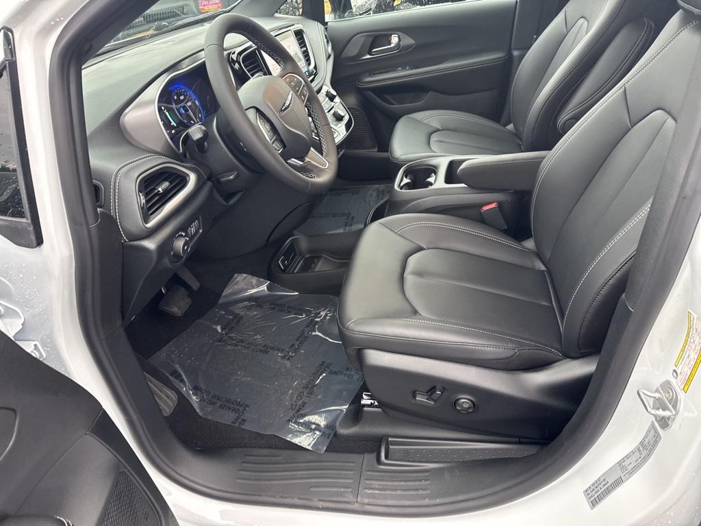 new 2026 Chrysler Pacifica car, priced at $45,075
