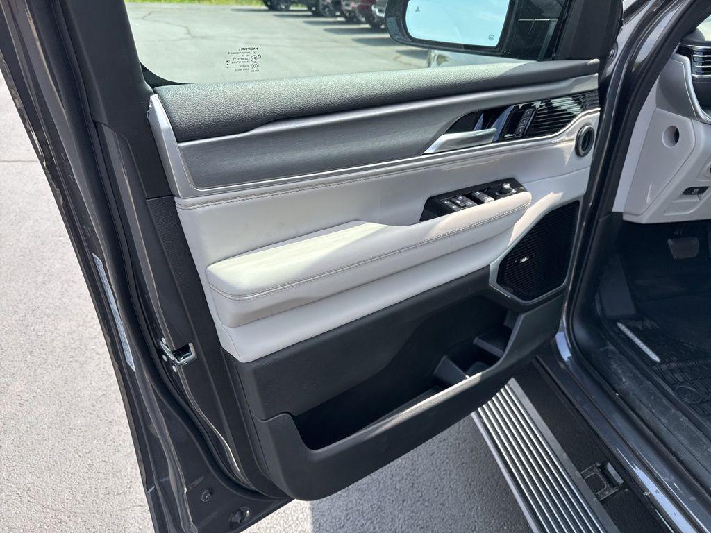 new 2026 Jeep Grand Wagoneer car, priced at $79,611