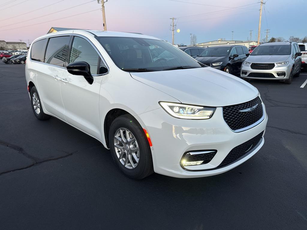 new 2026 Chrysler Pacifica car, priced at $45,165