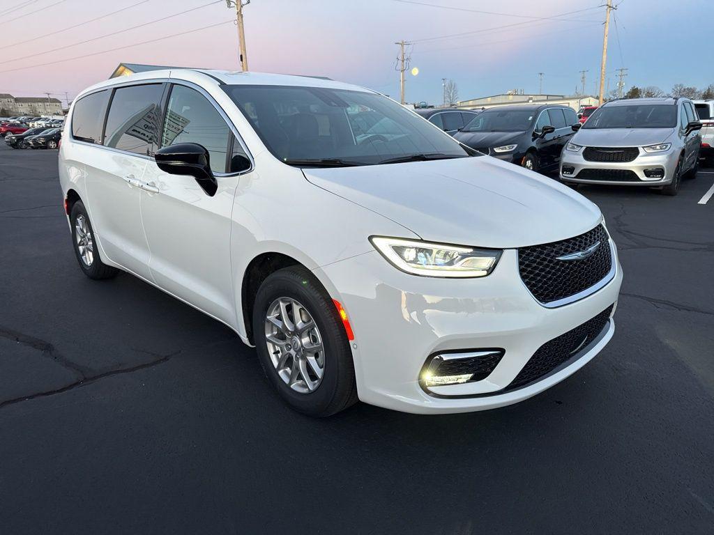 new 2026 Chrysler Pacifica car, priced at $42,965