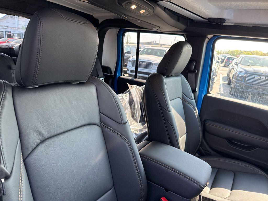new 2026 Jeep Gladiator car, priced at $49,320