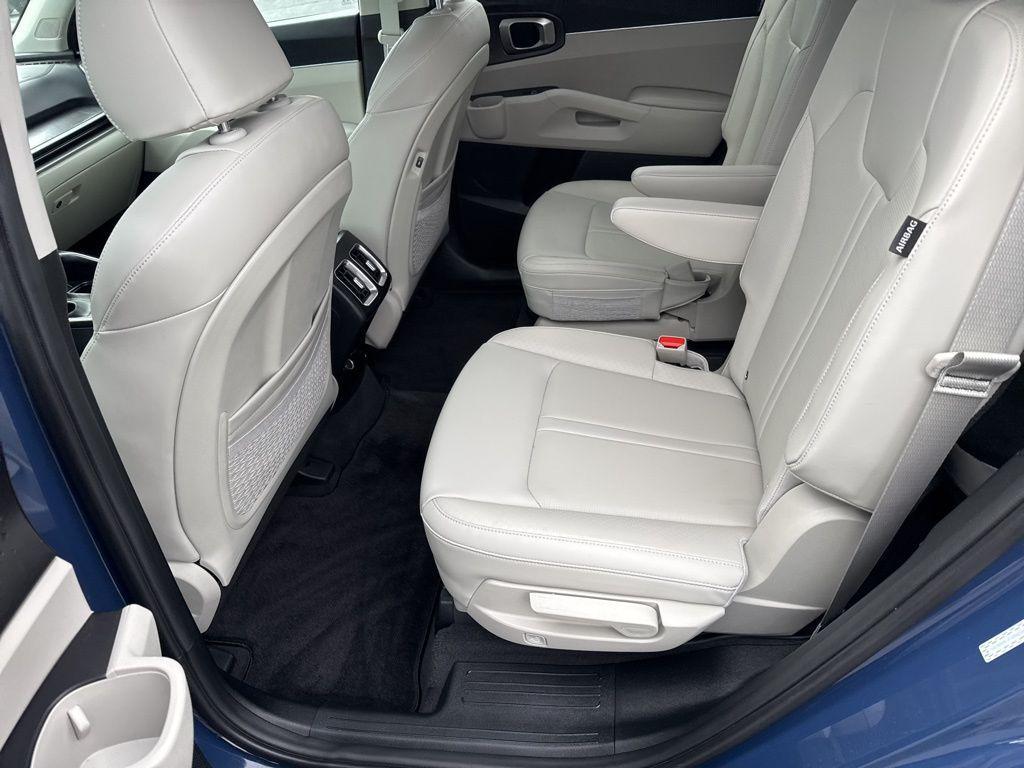 used 2024 Kia Sorento car, priced at $32,588
