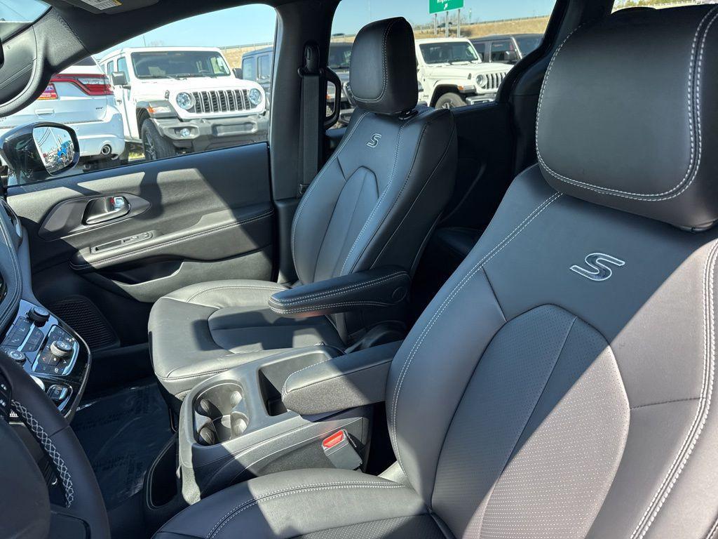 new 2026 Chrysler Pacifica car, priced at $50,405