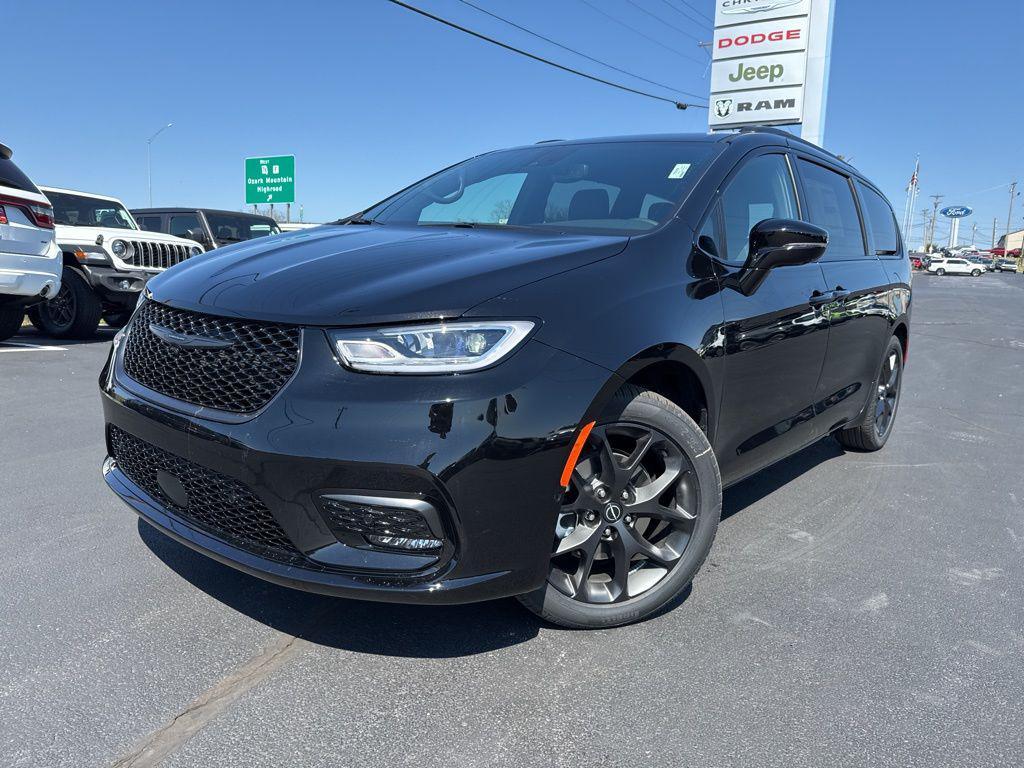 new 2026 Chrysler Pacifica car, priced at $50,405