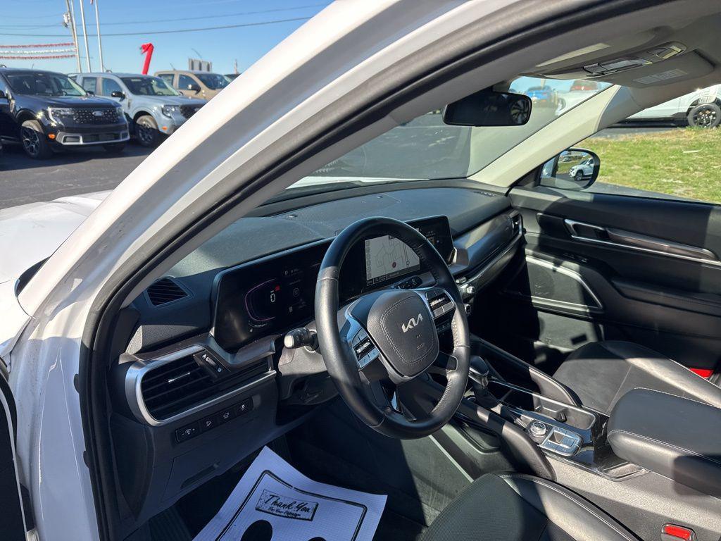 used 2025 Kia Telluride car, priced at $38,289