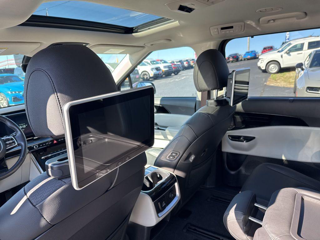 used 2024 Kia Carnival car, priced at $38,986
