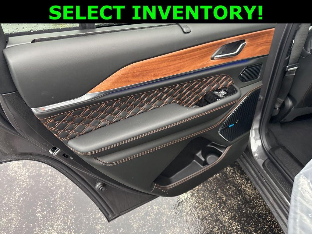 new 2025 Jeep Grand Cherokee L car, priced at $65,771