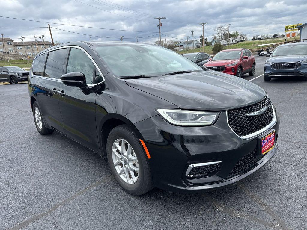 used 2025 Chrysler Pacifica car, priced at $29,494