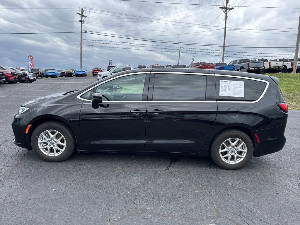 used 2025 Chrysler Pacifica car, priced at $29,494