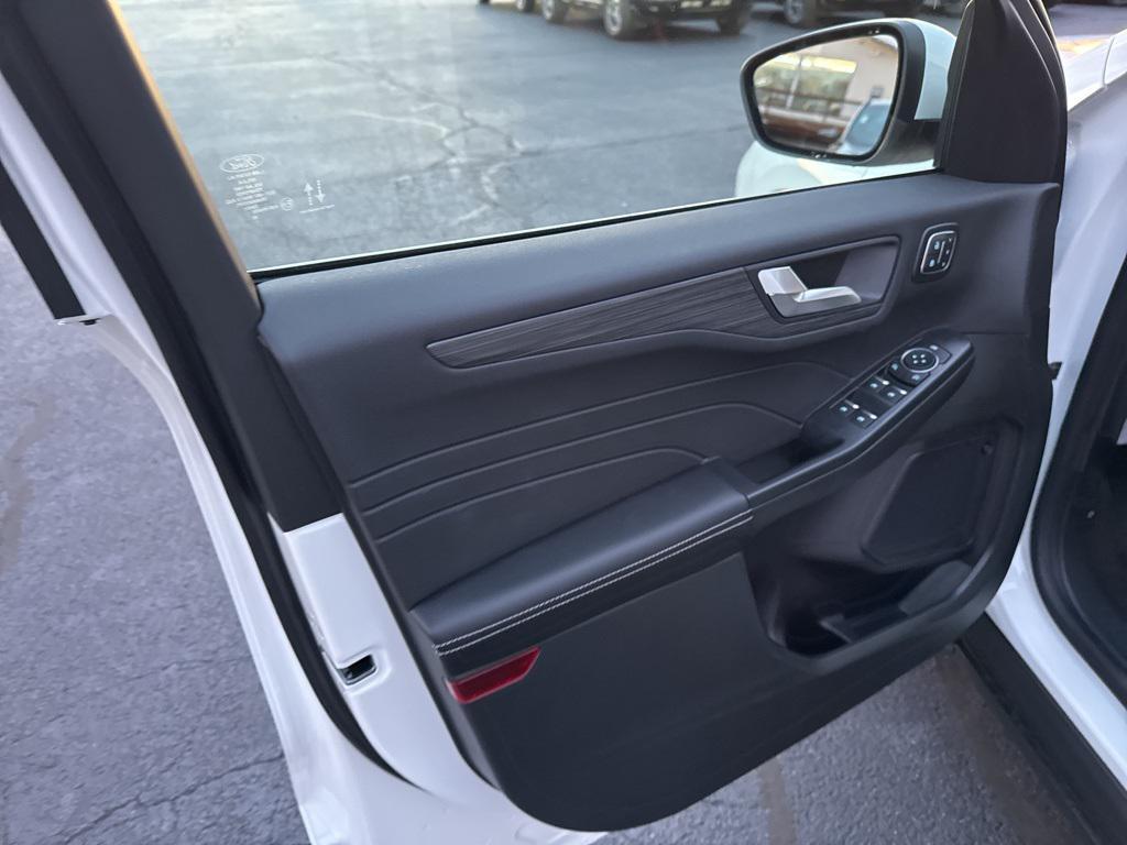 new 2026 Ford Escape PHEV car, priced at $40,375