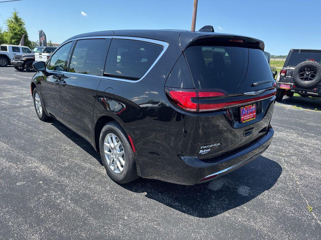 new 2025 Chrysler Pacifica car, priced at $45,620