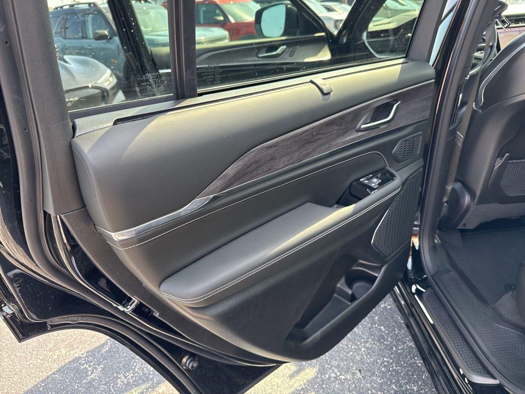 new 2024 Jeep Grand Cherokee L car, priced at $58,159