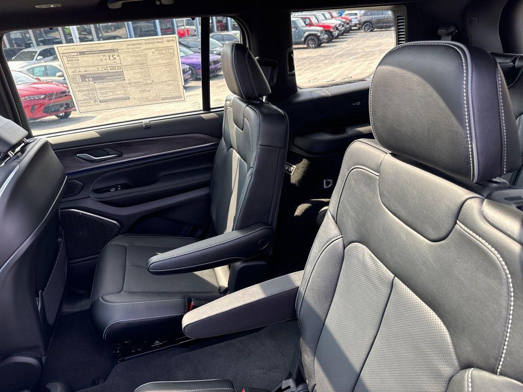 new 2024 Jeep Grand Cherokee L car, priced at $58,159