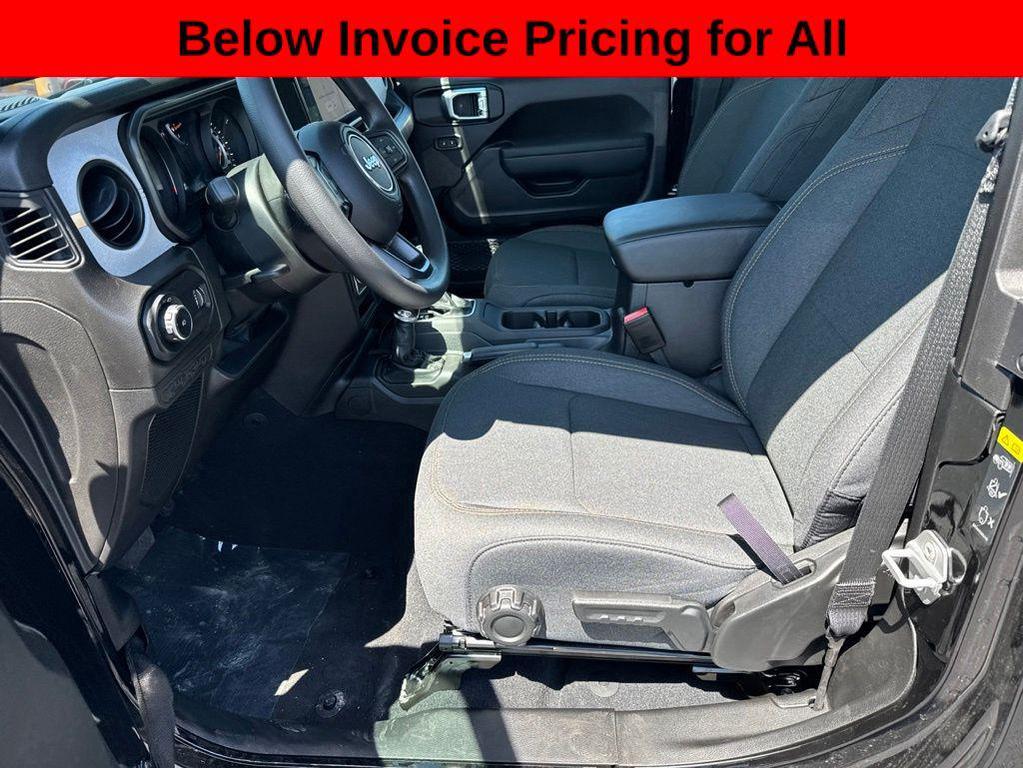 new 2026 Jeep Wrangler car, priced at $45,104