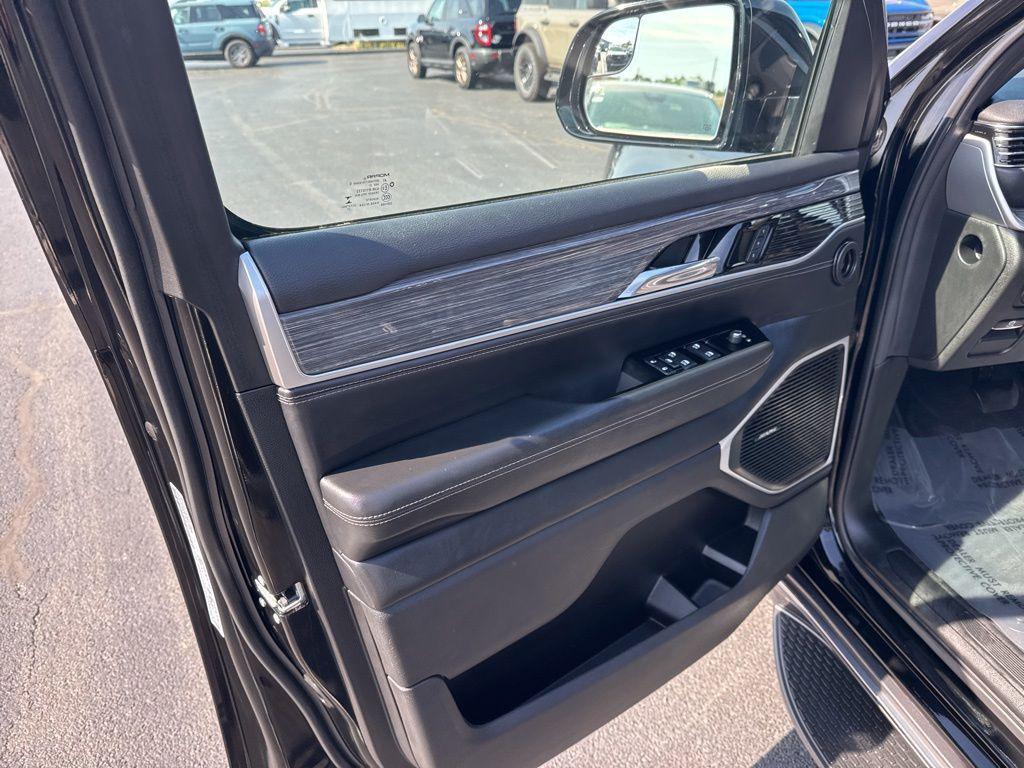 used 2022 Jeep Wagoneer car, priced at $36,087