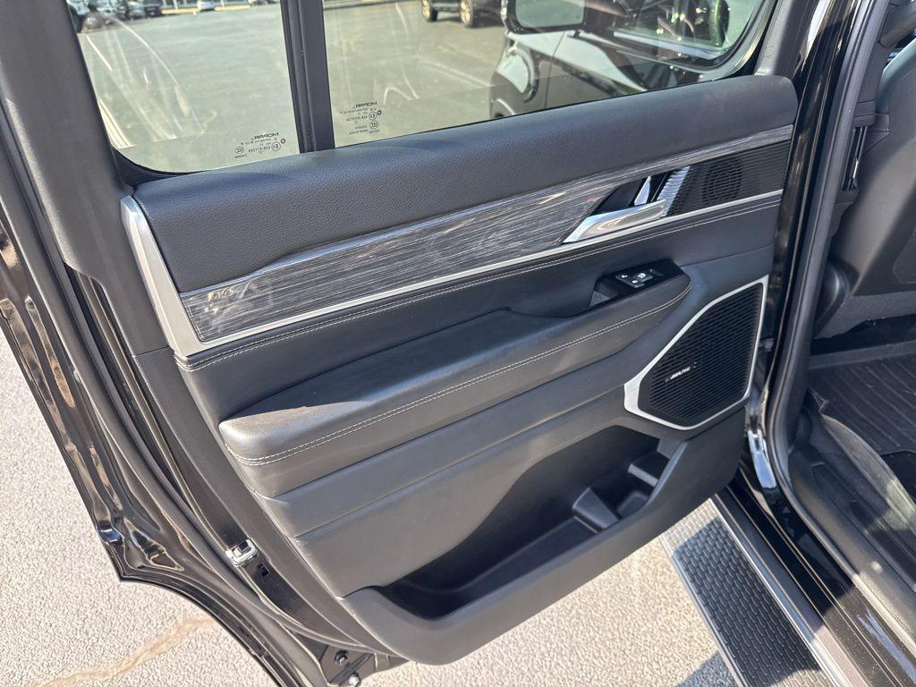 used 2022 Jeep Wagoneer car, priced at $36,087