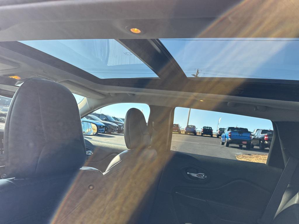 used 2021 Jeep Cherokee car, priced at $20,436