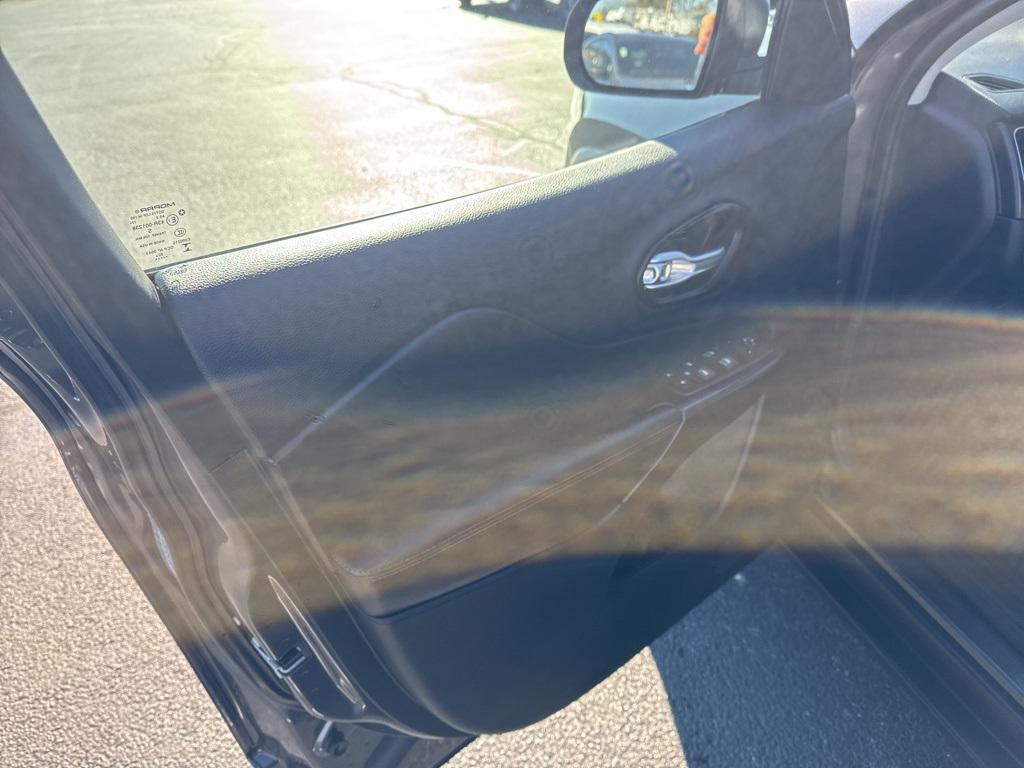 used 2021 Jeep Cherokee car, priced at $20,436