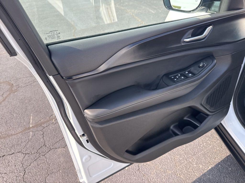 used 2025 Jeep Grand Cherokee car, priced at $37,591