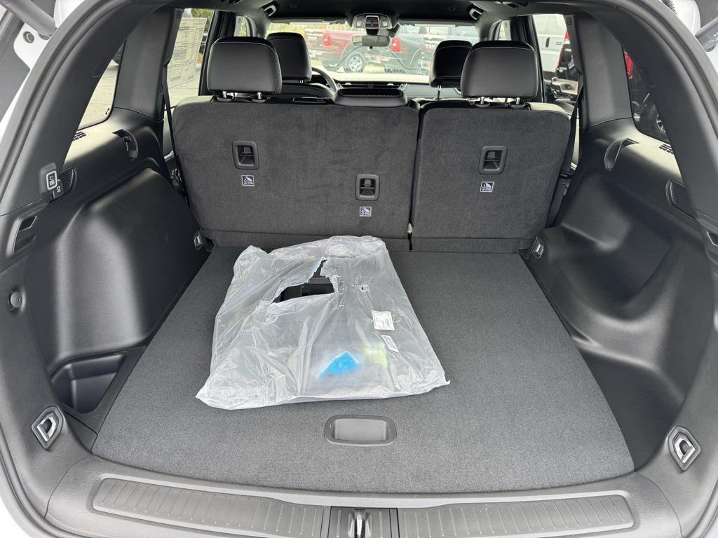 new 2025 Jeep Grand Cherokee car, priced at $45,419