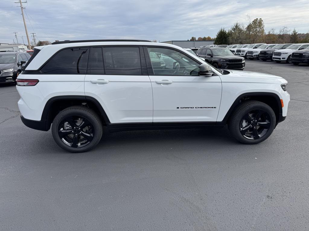 new 2025 Jeep Grand Cherokee car, priced at $45,419