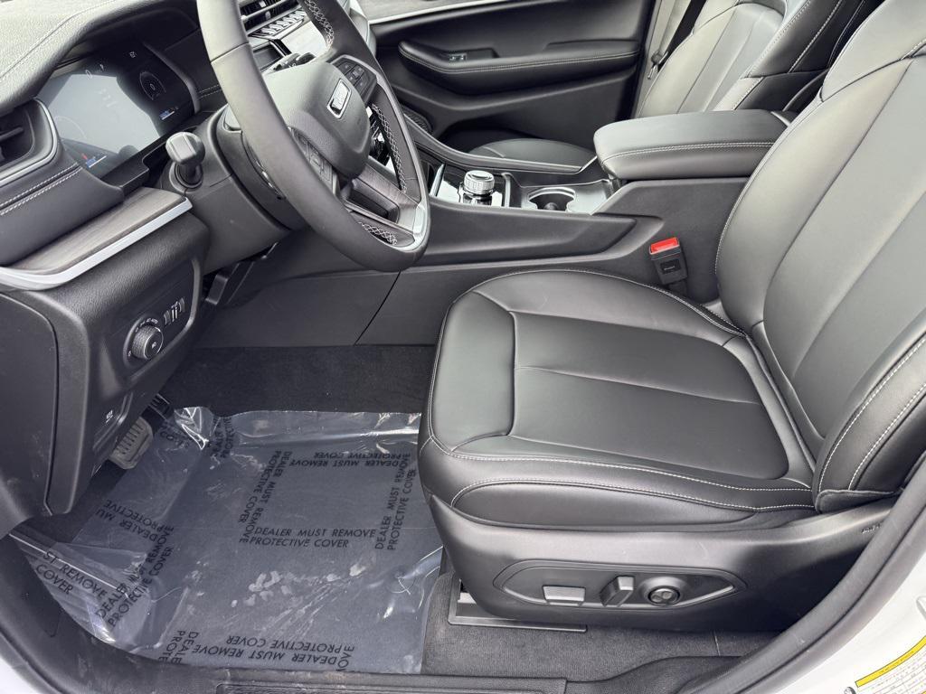 new 2025 Jeep Grand Cherokee car, priced at $45,419