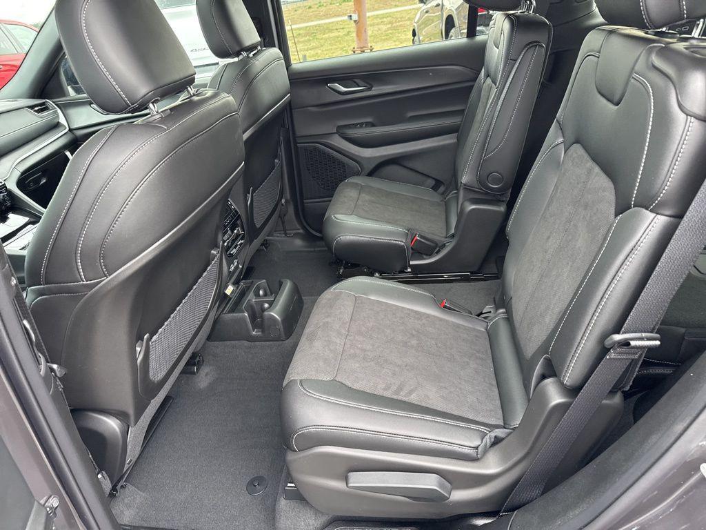 used 2025 Jeep Grand Cherokee L car, priced at $40,433