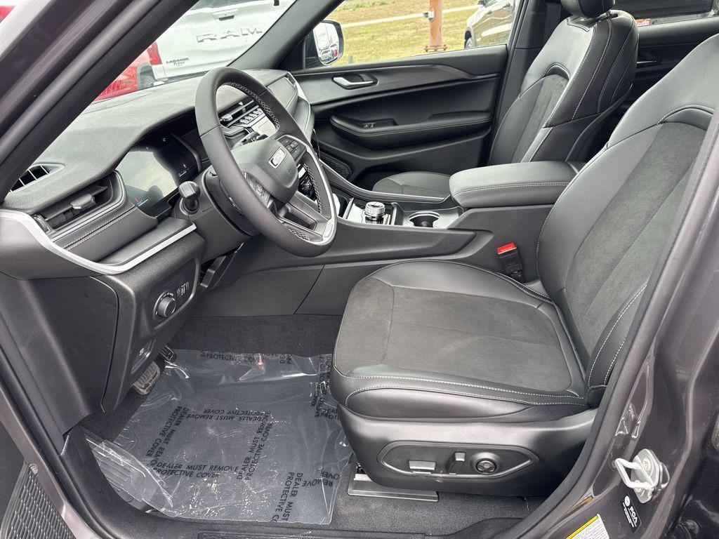 used 2025 Jeep Grand Cherokee L car, priced at $40,433