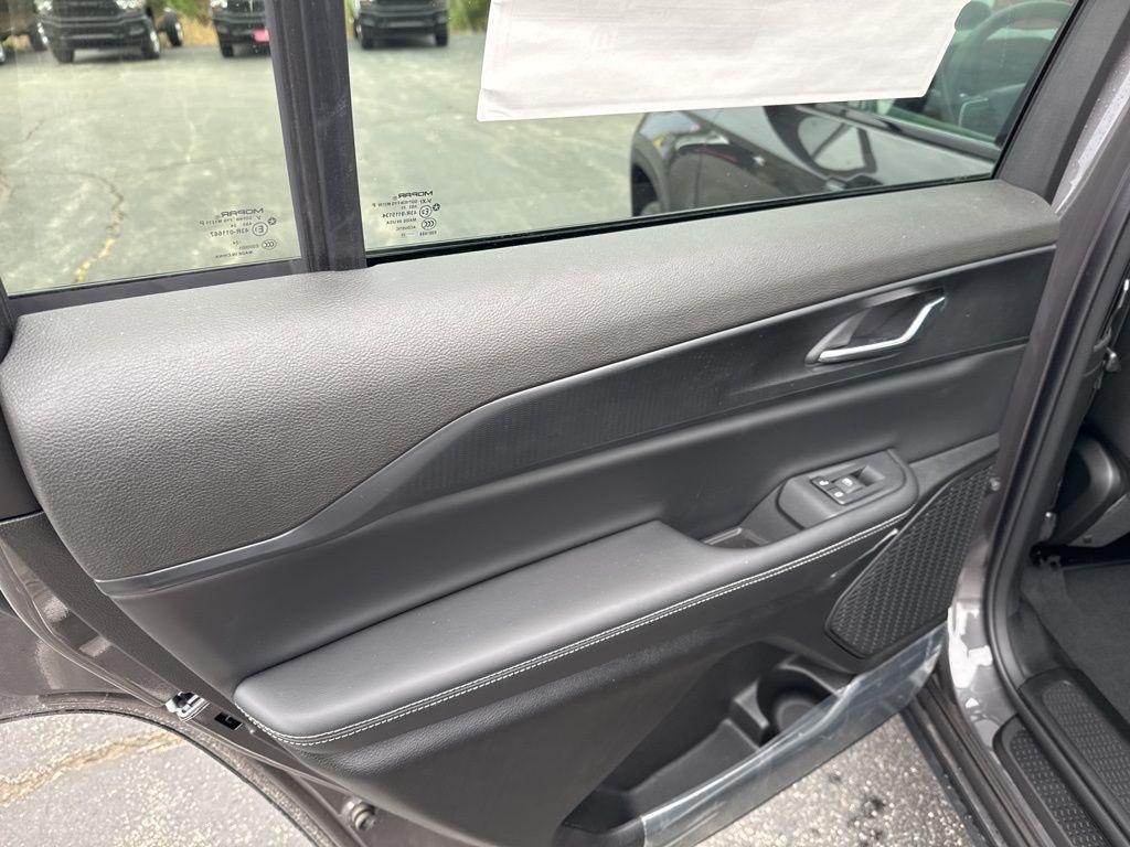 used 2025 Jeep Grand Cherokee L car, priced at $40,433