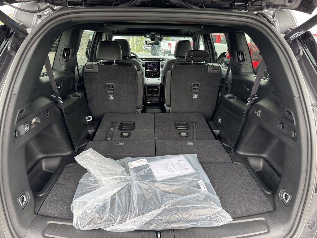 used 2025 Jeep Grand Cherokee L car, priced at $40,433