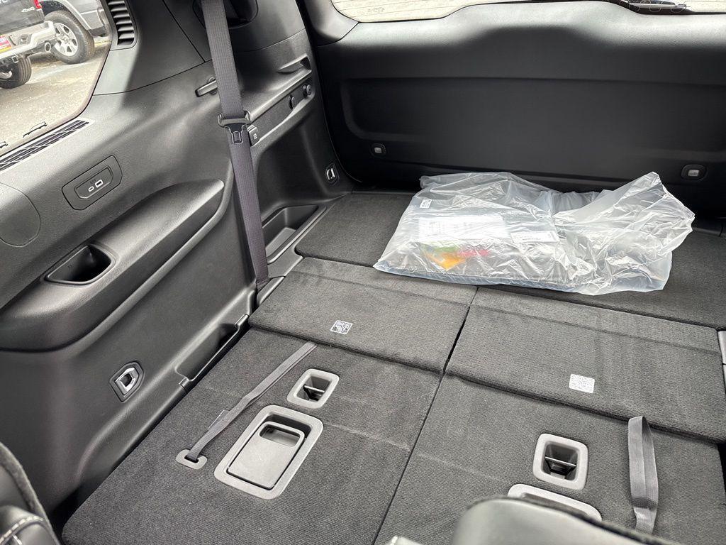 used 2025 Jeep Grand Cherokee L car, priced at $40,433