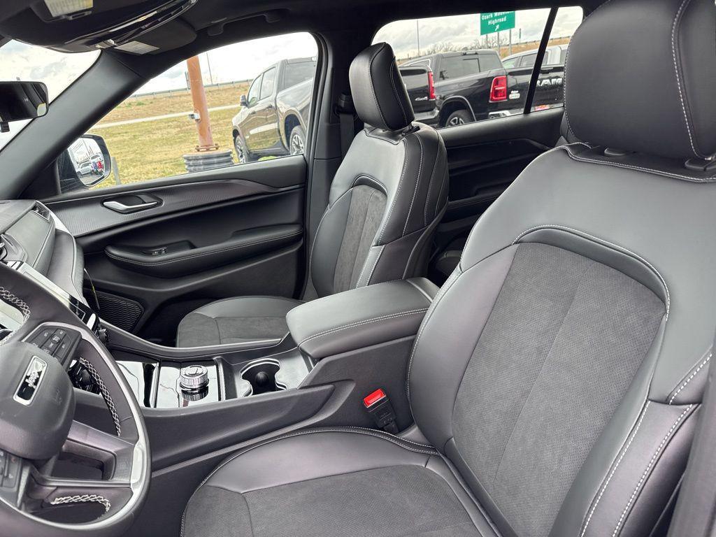 used 2025 Jeep Grand Cherokee L car, priced at $40,433