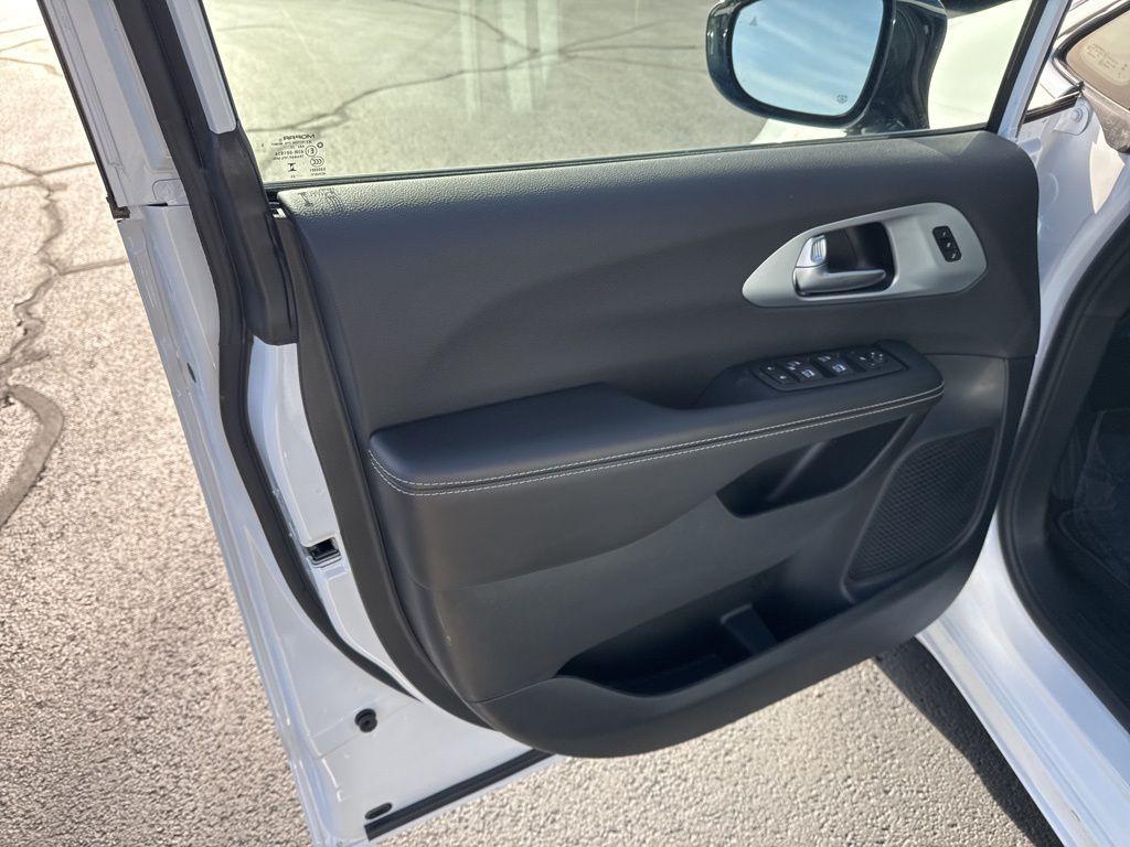 new 2026 Chrysler Pacifica car, priced at $51,455