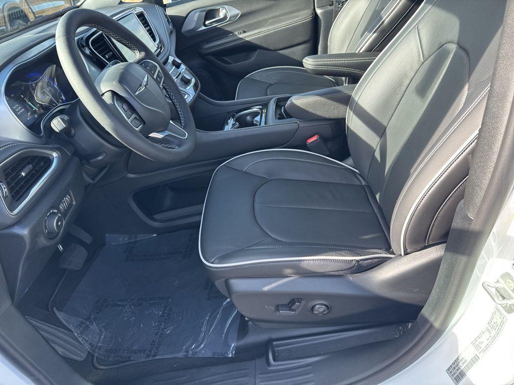 new 2026 Chrysler Pacifica car, priced at $51,455