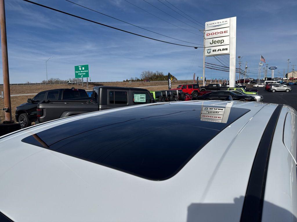 new 2026 Chrysler Pacifica car, priced at $51,455