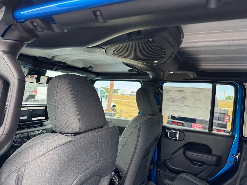 new 2025 Jeep Gladiator car, priced at $45,017