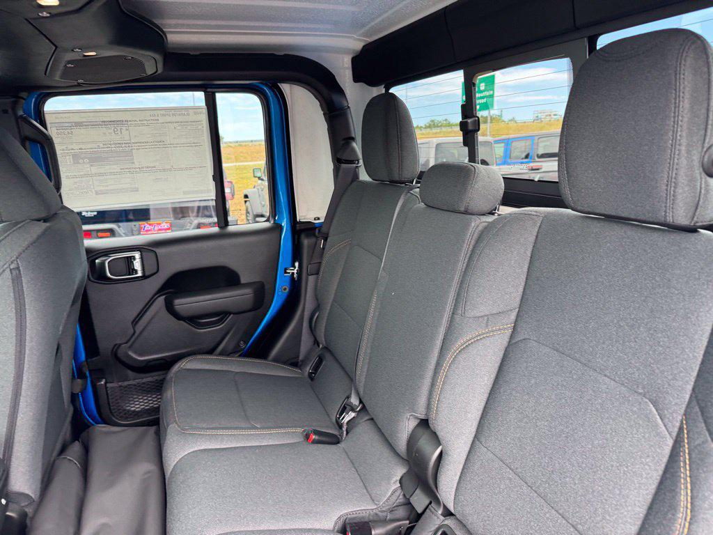 new 2025 Jeep Gladiator car, priced at $42,587