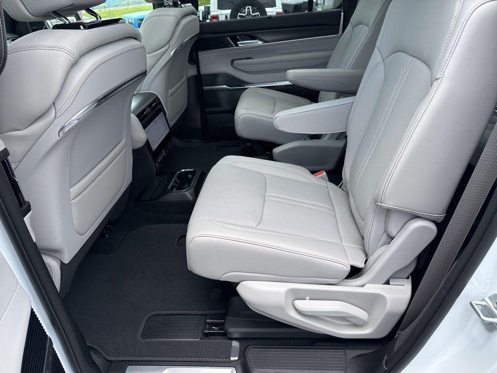 new 2026 Jeep Grand Wagoneer car, priced at $94,497