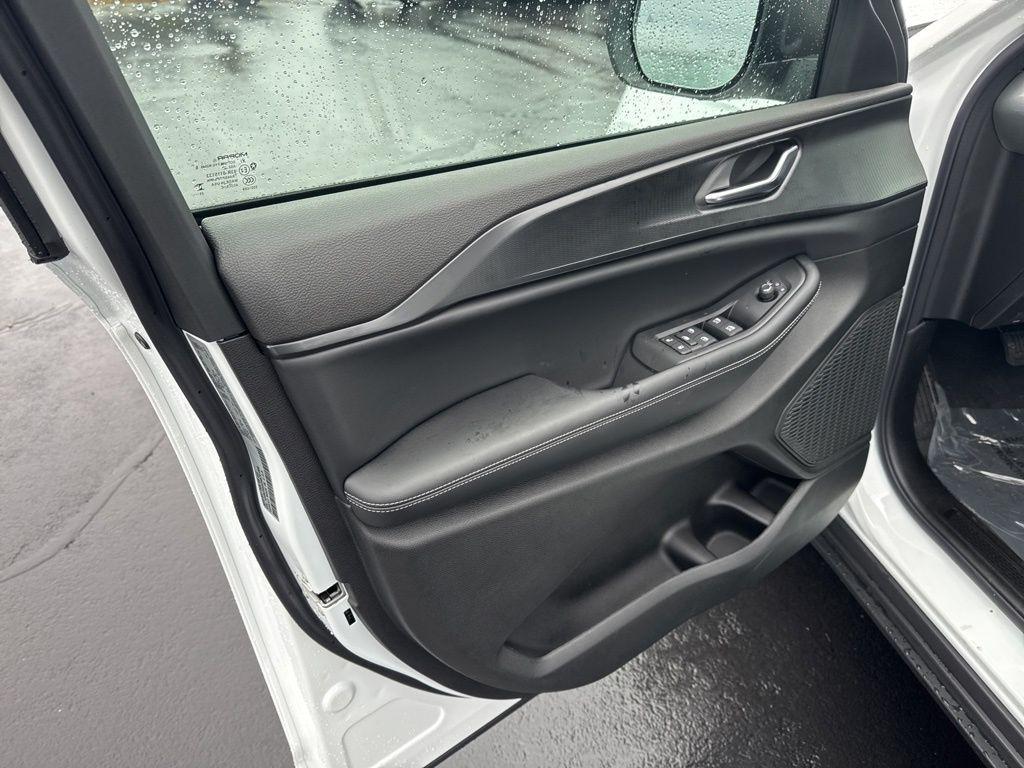 new 2025 Jeep Grand Cherokee car, priced at $41,775