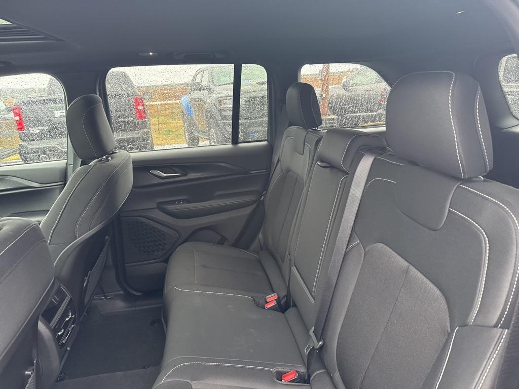 new 2025 Jeep Grand Cherokee car, priced at $38,522