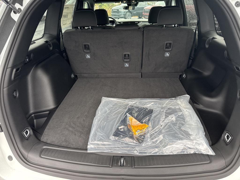 new 2025 Jeep Grand Cherokee car, priced at $38,522