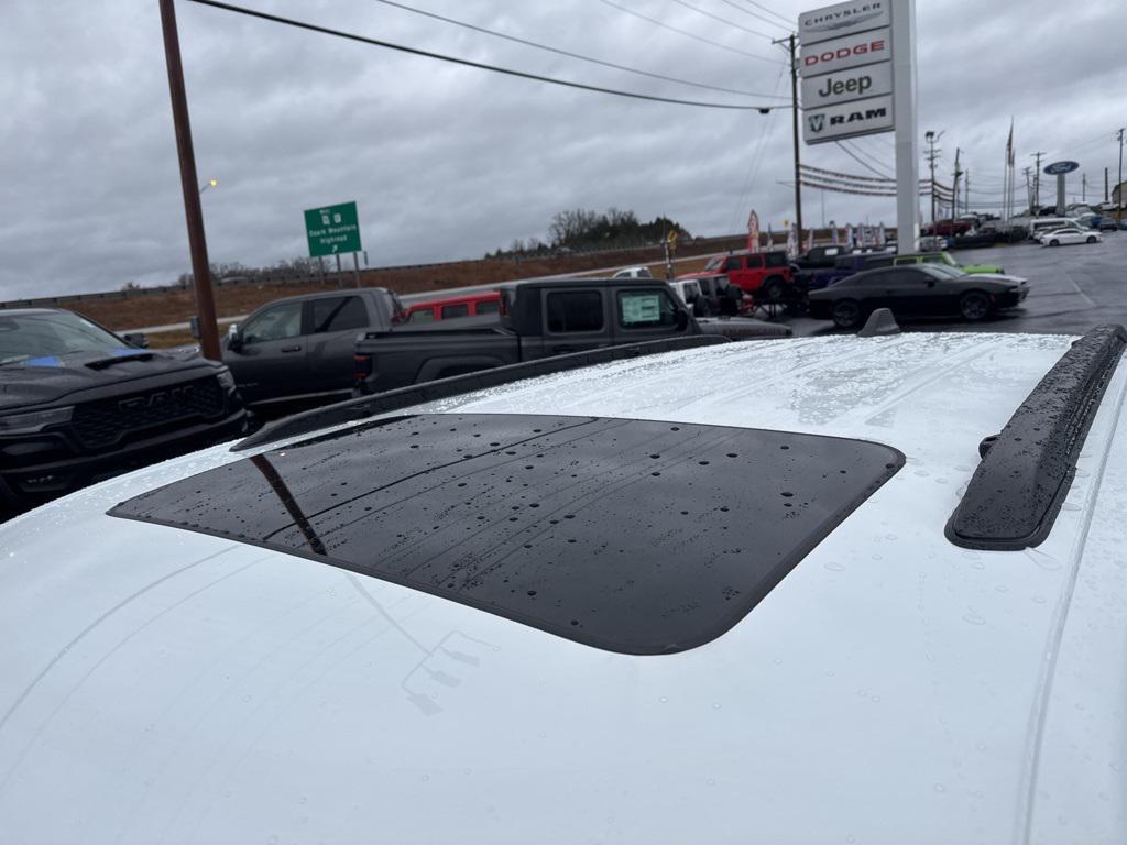 new 2025 Jeep Grand Cherokee car, priced at $38,522