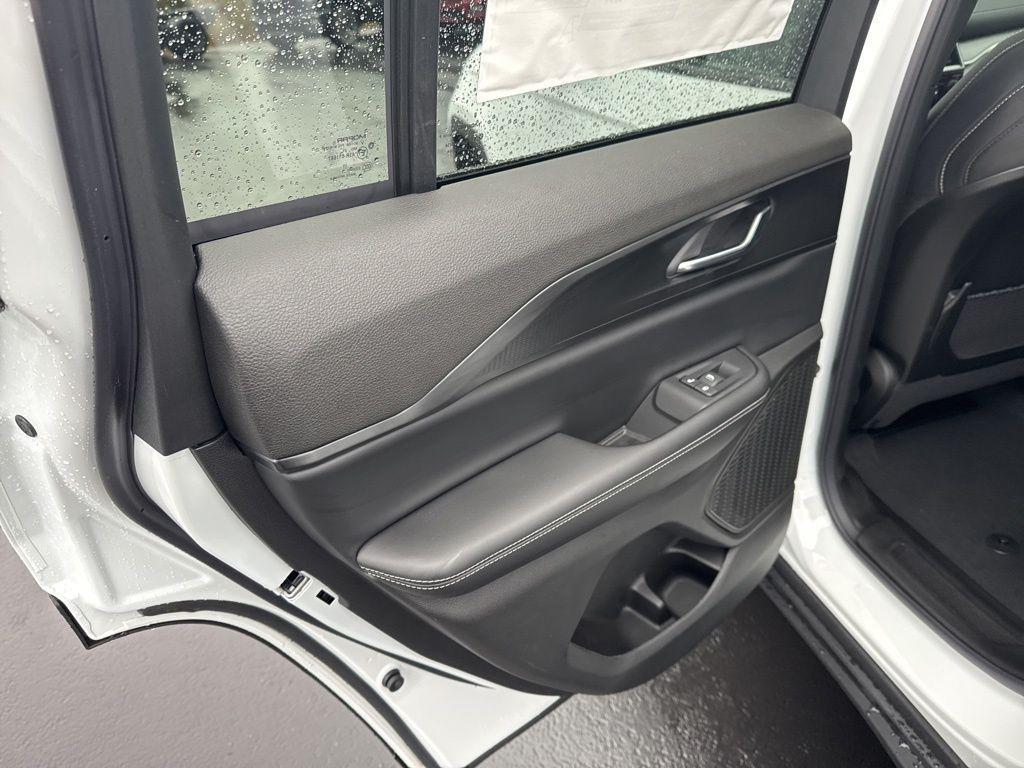 new 2025 Jeep Grand Cherokee car, priced at $41,775